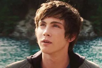 Logan Lerman (20 tahun)
